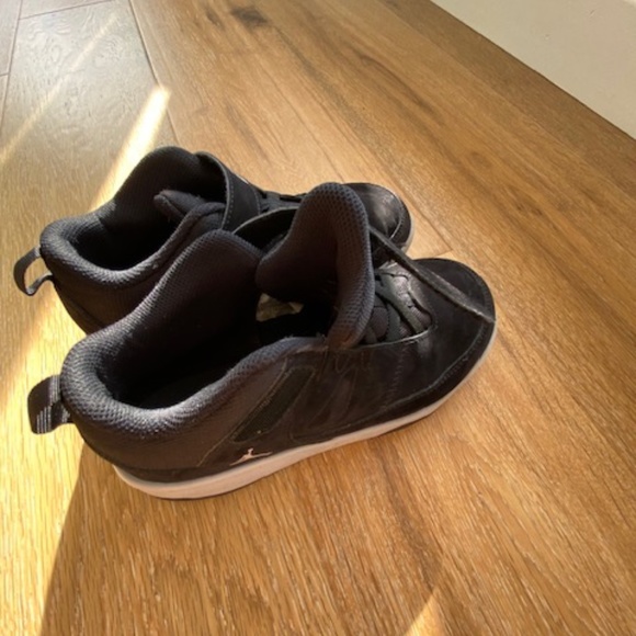 Air Jordans Size 3y - Picture 6 of 7
